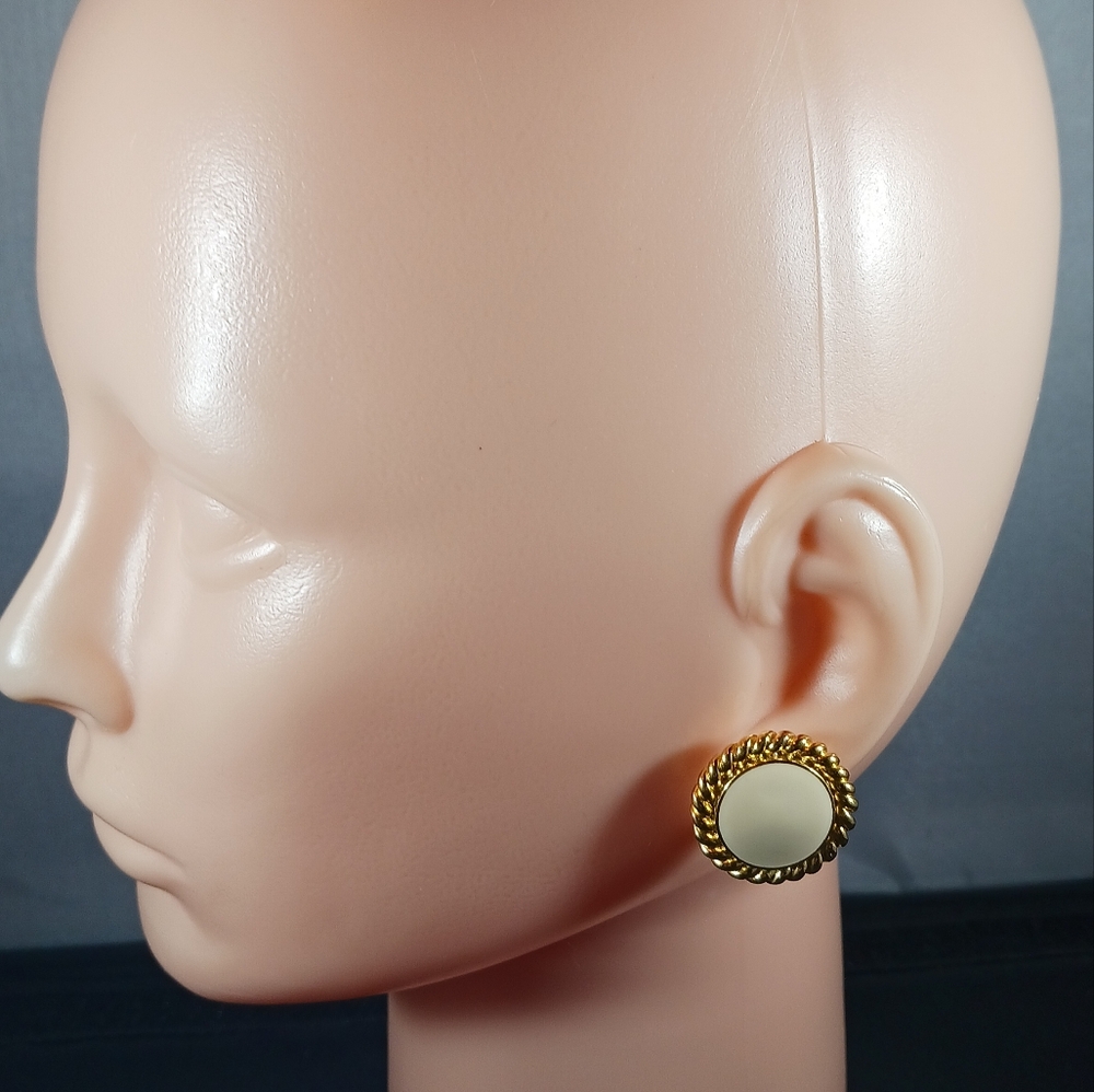 Trifari Gold Tone Cream Enamel Circle Vintage Earrings
